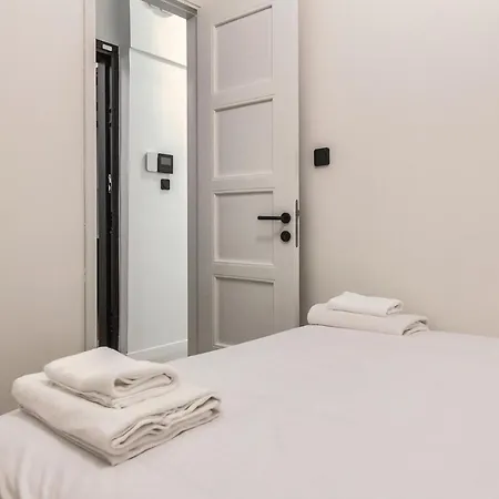 Bauhomm Zoia Suites Apartment *
