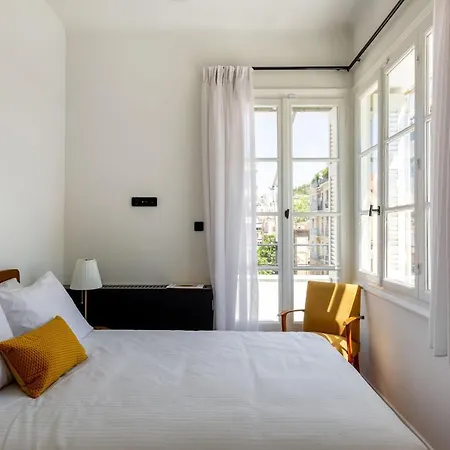 Bauhomm Zoia Suites Apartment