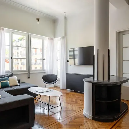 Bauhomm Zoia Suites Apartment