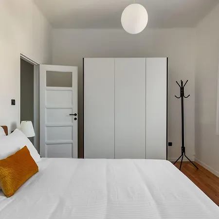 Bauhomm Zoia Suites