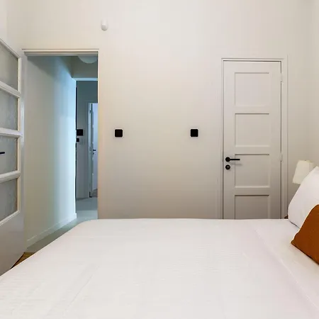 Bauhomm Zoia Suites Apartment