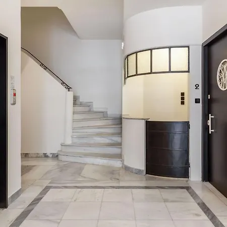 Bauhomm Zoia Suites *