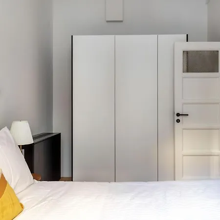 Bauhomm Zoia Suites Apartment
